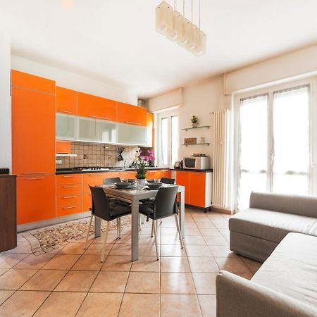 ミラノMartesana Flat With Balcony - M1 Gorla And Turroアパートメント エクステリア 写真