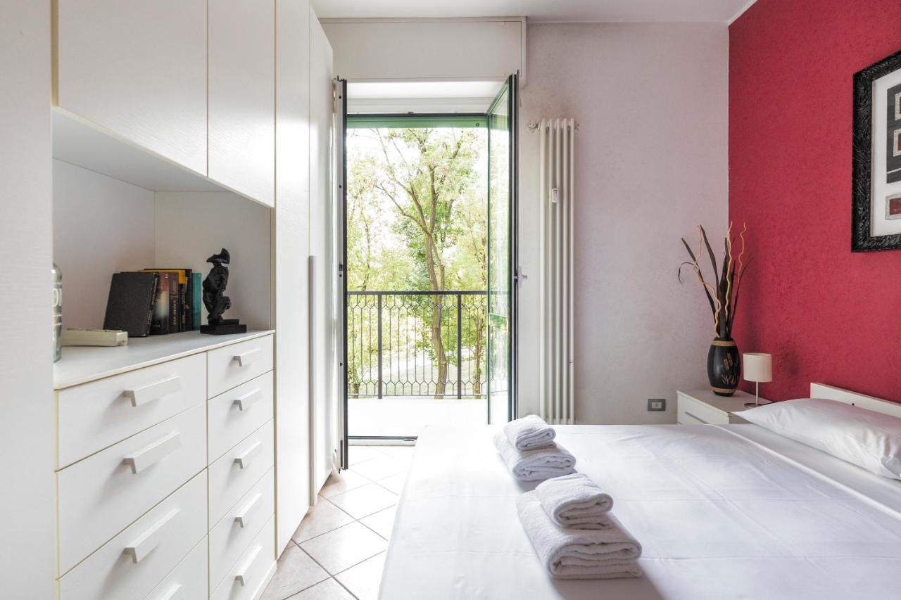 ミラノMartesana Flat With Balcony - M1 Gorla And Turroアパートメント エクステリア 写真